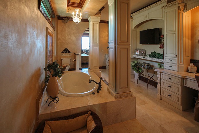 Create a Luxurious Spa-quality Bathroom with Palm Coast Home Builders