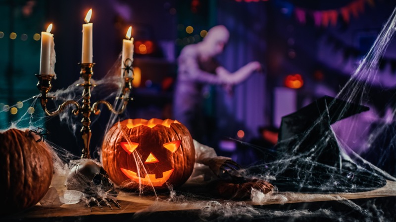 Embrace Halloween: 5 Ways to Turn Homes in Palm Coast, Florida Spooky